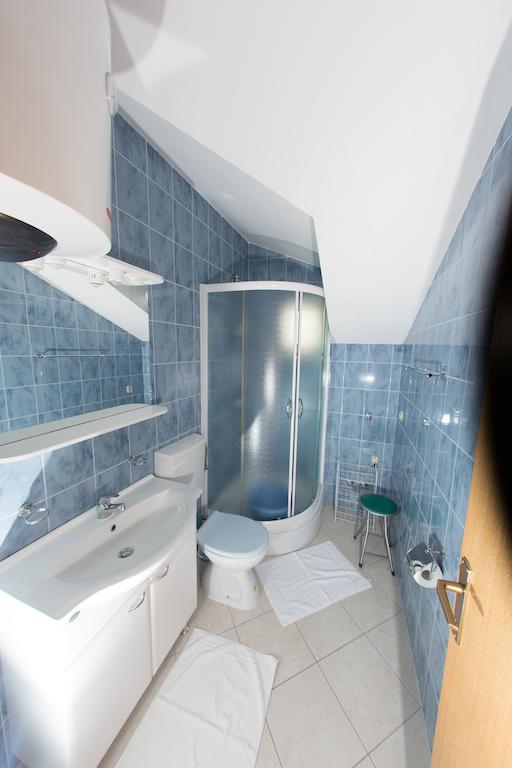 Apartments Ticinovic Omis Bilik gambar